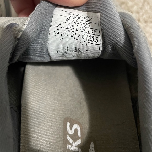 Women’s Brook ghost 13 tennis shoes - Picture 5 of 5